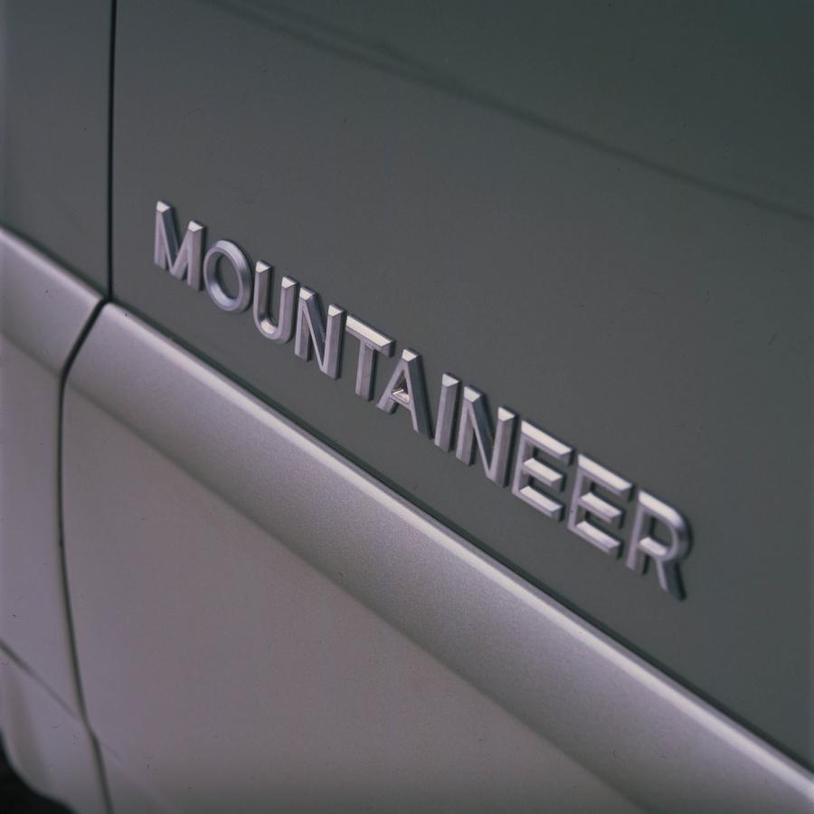  Mercury Mountaineer Concept 2000 года  (фото 5 из 17)